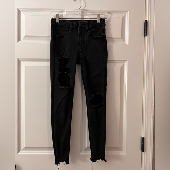 Black, ripped American Eagle jeans - Picture 1 of 3